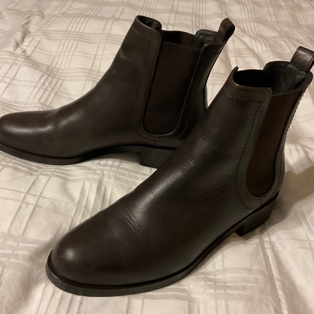 Classic Chelsea Leather Boots